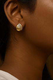 Gleaming Leaf Pattern Diamond Earrings